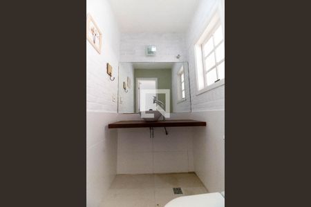 Casa à venda com 150m², 3 quartos e 4 vagas Casa à venda com 150m², 3 quartos e 4 vagasLavabo