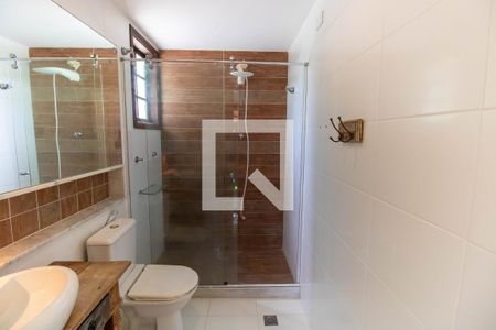 Casa à venda com 150m², 3 quartos e 4 vagas Casa à venda com 150m², 3 quartos e 4 vagasBanheiro Social