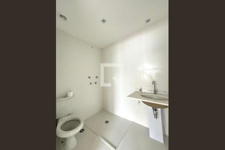 Studio à venda com 28m², 1 quarto e sem vaga Studio à venda com 28m², 1 quarto e sem vagaBanheiro