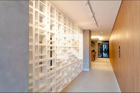 Studio à venda com 28m², 1 quarto e sem vaga Studio à venda com 28m², 1 quarto e sem vagaHall social