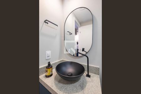 Banheiro de kitnet/studio à venda com 1 quarto, 25m² em Pinheiros, São Paulo