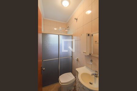 Casa à venda com 190m², 3 quartos e 2 vagas Casa à venda com 190m², 3 quartos e 2 vagasBanheiro de serviço