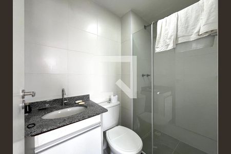 Banheiro de apartamento para alugar com 1 quarto, 36m² em Vila Mira, São Paulo