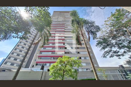 Apartamento para alugar com 67m², 2 quartos e 1 vaga Apartamento para alugar com 67m², 2 quartos e 1 vagaFachada