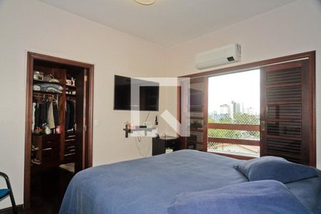 Casa à venda com 441m², 4 quartos e 8 vagasSuíte 1