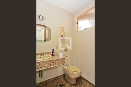 Casa à venda com 441m², 4 quartos e 8 vagasLavabo