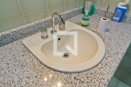 Casa à venda com 441m², 4 quartos e 8 vagasÁrea de Serviço - banheiro