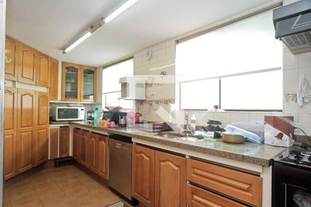 Casa à venda com 441m², 4 quartos e 8 vagasCozinha