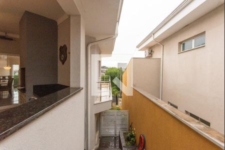Casa de condomínio à venda com 230m², 3 quartos e 5 vagasVaranda