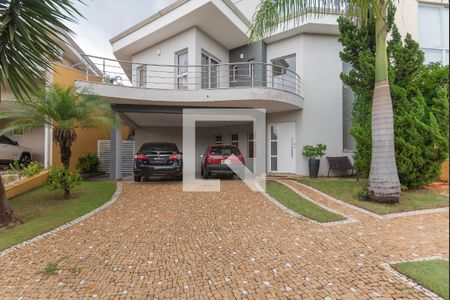 Casa de condomínio à venda com 230m², 3 quartos e 5 vagasFachada