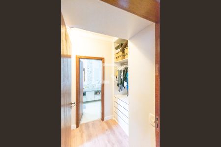 Casa de condomínio à venda com 230m², 3 quartos e 5 vagasCloset da Suíte 1