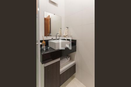 Casa de condomínio à venda com 230m², 3 quartos e 5 vagasBanheiro da Suíte 2