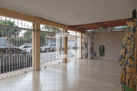 Casa para alugar com 298m², 3 quartos e 3 vagasQuintal