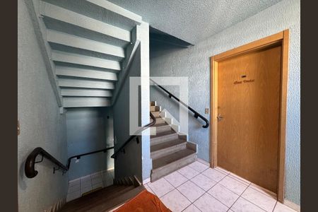 Apartamento para alugar com 49m², 2 quartos e 1 vagaEscada