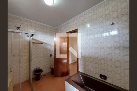 Casa para alugar com 570m², 4 quartos e 5 vagasBanheiro3 Quartos 2e3