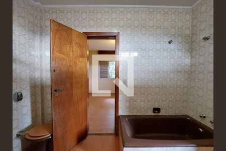 Casa para alugar com 570m², 4 quartos e 5 vagasBanheiro3 Quartos 2e3