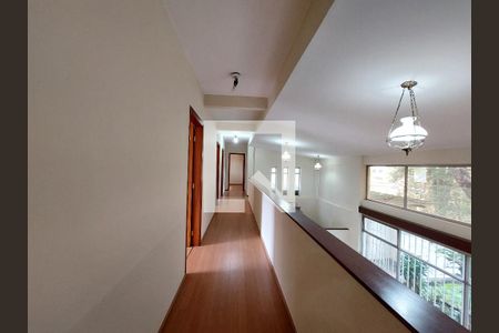 Casa para alugar com 570m², 4 quartos e 5 vagasCorredor