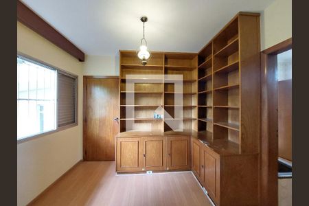 Casa para alugar com 570m², 4 quartos e 5 vagasQuarto 4