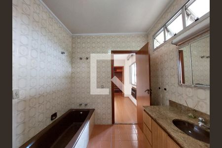 Casa para alugar com 570m², 4 quartos e 5 vagasBanheiro3 Quartos 2e3