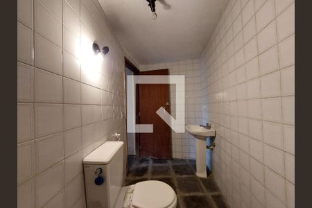 Casa para alugar com 570m², 4 quartos e 5 vagasBanheiro Salão de Festas