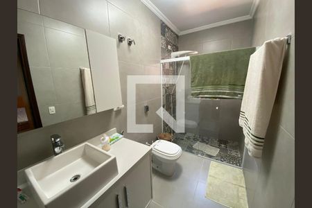 Casa à venda com 310m², 4 quartos e 2 vagasBanheiro