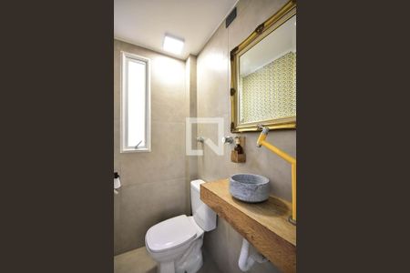 Banheiro de Serviço de apartamento à venda com 3 quartos, 123m² em Vila Andrade, São Paulo