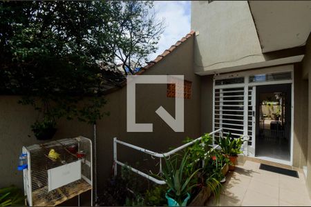 Casa à venda com 250m², 6 quartos e 2 vagasEntrada Social