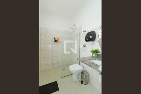 Casa à venda com 250m², 6 quartos e 2 vagasBanheiro do Quarto 6