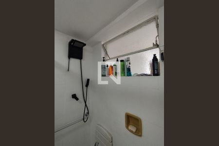 Apartamento à venda com 80m², 2 quartos e 1 vaga Apartamento à venda com 80m², 2 quartos e 1 vagaBanheiro