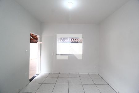 Sala de casa para alugar com 3 quartos, 160m² em Santa Mônica, Uberlândia