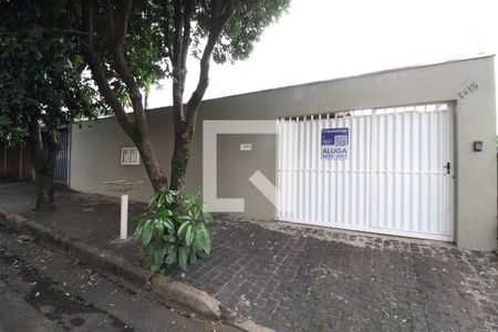 Casa para alugar com 160m², 3 quartos e 4 vagasFachada