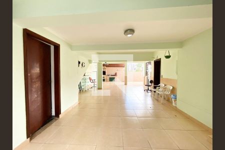 Casa para alugar com 150m², 3 quartos e 4 vagas Casa para alugar com 150m², 3 quartos e 4 vagasGaragem