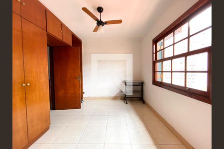Casa para alugar com 150m², 3 quartos e 4 vagas Casa para alugar com 150m², 3 quartos e 4 vagasQuarto 1