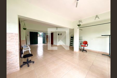 Casa para alugar com 150m², 3 quartos e 4 vagas Casa para alugar com 150m², 3 quartos e 4 vagasGaragem