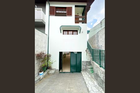 Casa para alugar com 150m², 3 quartos e 4 vagas Casa para alugar com 150m², 3 quartos e 4 vagasÁrea Externa