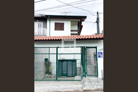 Casa para alugar com 150m², 3 quartos e 4 vagas Casa para alugar com 150m², 3 quartos e 4 vagasFachada