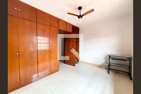 Casa para alugar com 150m², 3 quartos e 4 vagas Casa para alugar com 150m², 3 quartos e 4 vagasQuarto 1