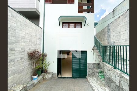 Casa para alugar com 150m², 3 quartos e 4 vagas Casa para alugar com 150m², 3 quartos e 4 vagasÁrea Externa