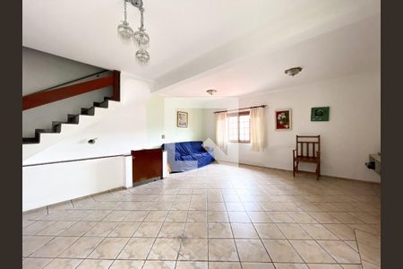 Casa para alugar com 150m², 3 quartos e 4 vagas Casa para alugar com 150m², 3 quartos e 4 vagasSala