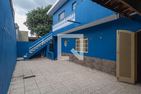 Casa à venda com 246m², 3 quartos e 4 vagasQuintal