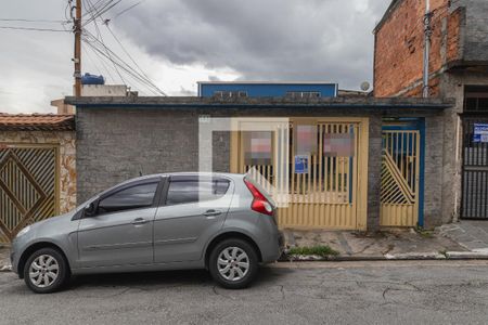 Casa à venda com 246m², 3 quartos e 4 vagasFachada + Placa