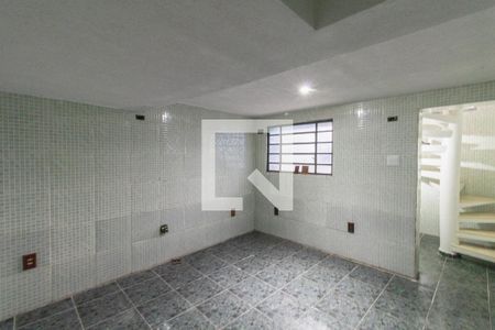 Casa à venda com 246m², 3 quartos e 4 vagasPorão