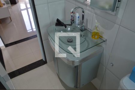 Casa de condomínio à venda com 197m², 2 quartos e 2 vagasBanheiro - Casa 1