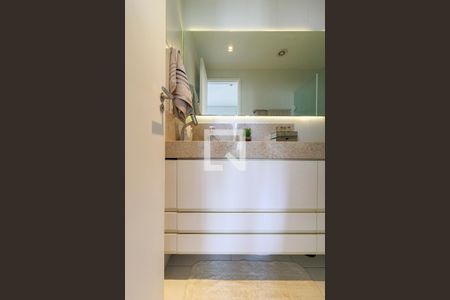 Studio à venda com 30m², 1 quarto e 1 vaga Studio à venda com 30m², 1 quarto e 1 vagaBanheiro