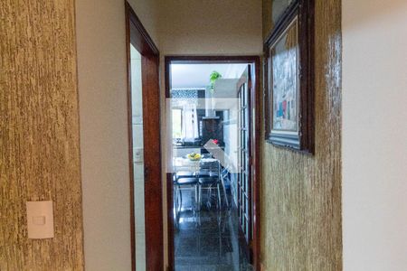 Casa à venda com 162m², 3 quartos e 3 vagasCorredor