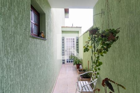 Casa à venda com 162m², 3 quartos e 3 vagasCorredor