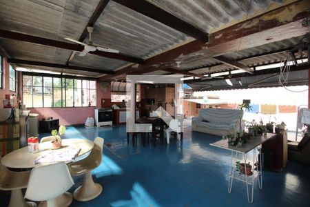 Casa à venda com 255m², 3 quartos e 2 vagasTerraço