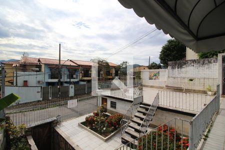 Casa à venda com 255m², 3 quartos e 2 vagasFrente