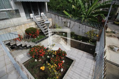 Casa à venda com 255m², 3 quartos e 2 vagasFrente