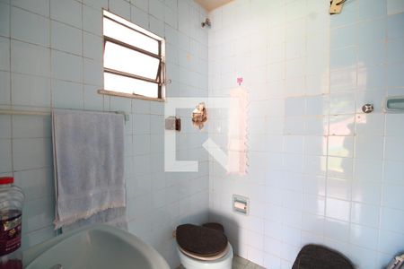 Casa à venda com 255m², 3 quartos e 2 vagasBanheiro de Serviço